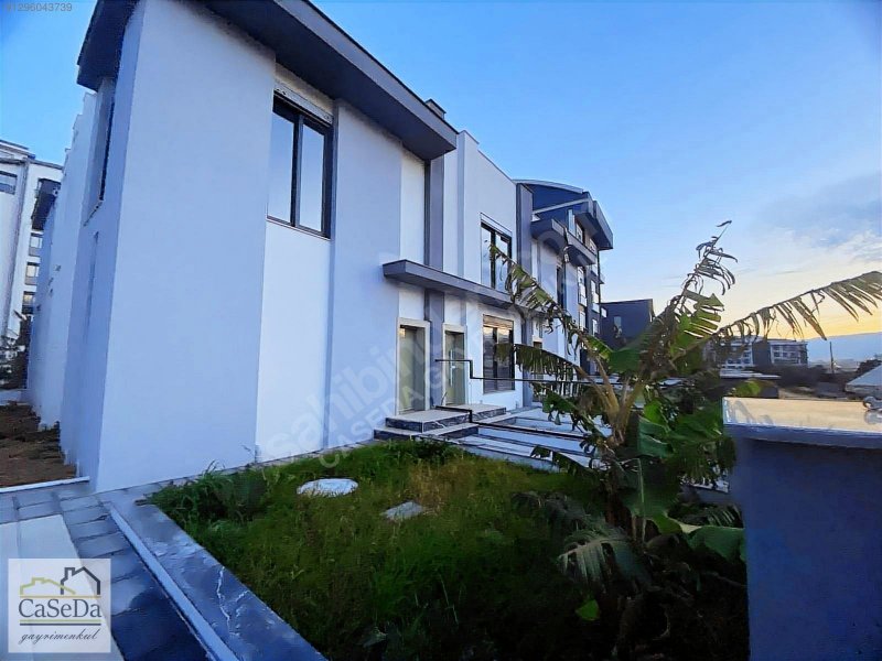 Altıntaş Mahallesi Caddeye 2 Parsel Villa