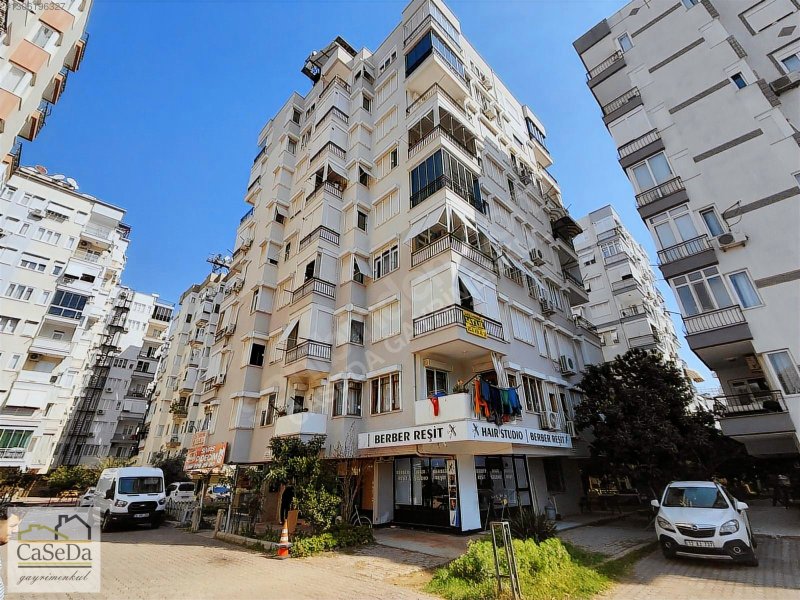 Uncalı sitelerde Ferah 3+1 katta geniş daire