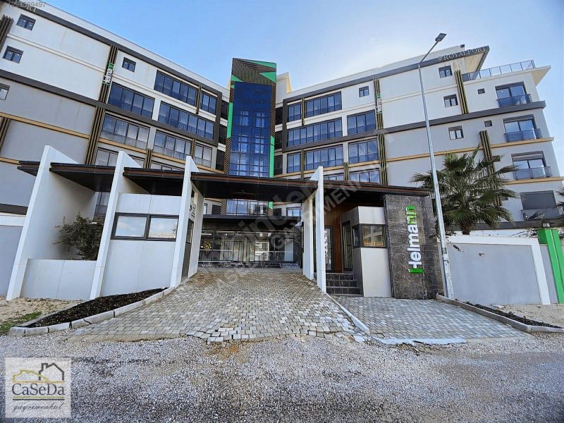 Altıntaş'da köşe ve bahçe kullanımlı modern daire