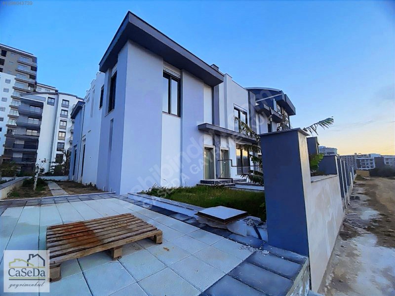 Altıntaş Mahallesi Caddeye 2 Parsel Villa