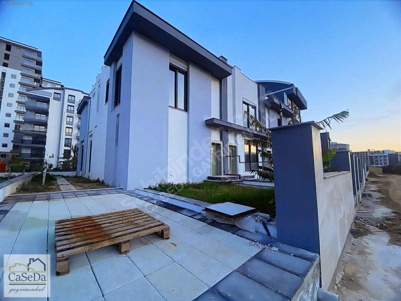 Altıntaş Mahallesi Caddeye 2 Parsel Villa