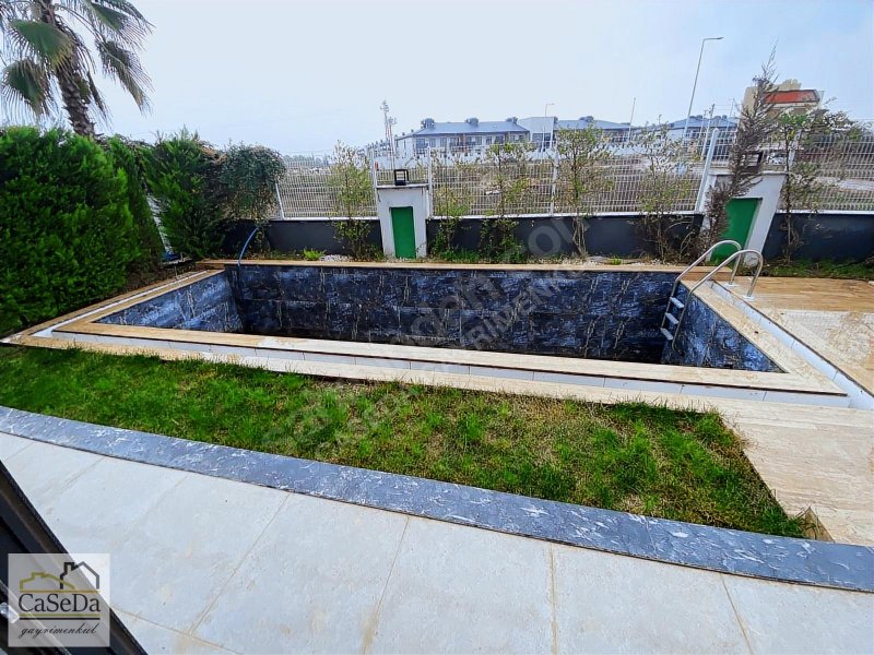 Döşemealtı Çıplaklı'da Orman Manzaralı 5+1 Kiralık Villa