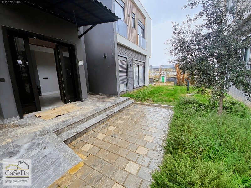 Döşemealtı Çıplaklı'da Orman Manzaralı 5+1 Kiralık Villa