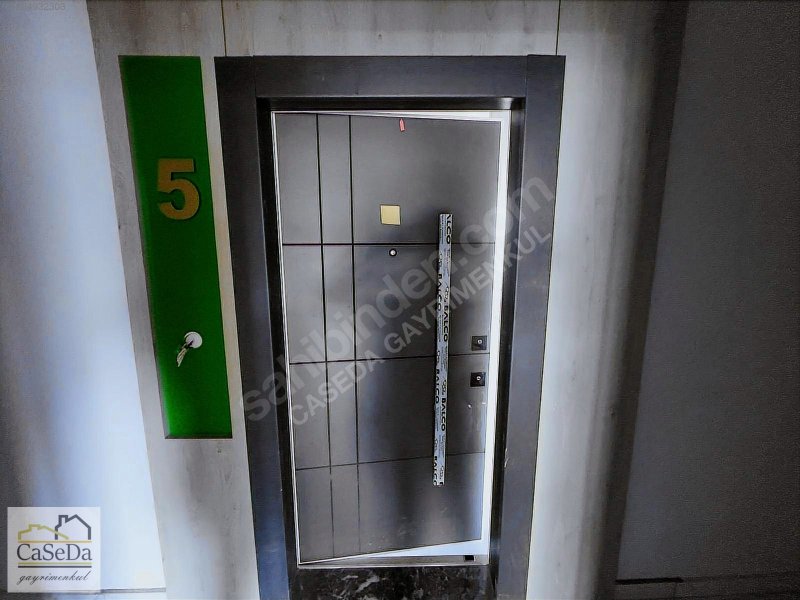 Altıntaş Mahallesi'nde Bahçe kullanımlı 1+1 eşyalı daire