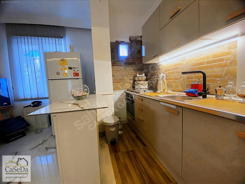 Demircikara Mahallesi'nde Satılık Geniş 1+1 Ayrı Mutfak