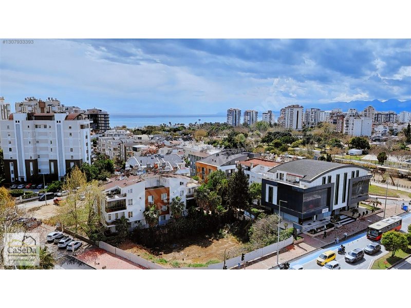 Antalya Lara’da Site İçerisinde, Deniz Manzaralı Satılık 3+1 Daire