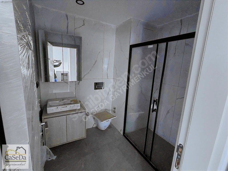 Altıntaş'da köşe ve bahçe kullanımlı modern daire
